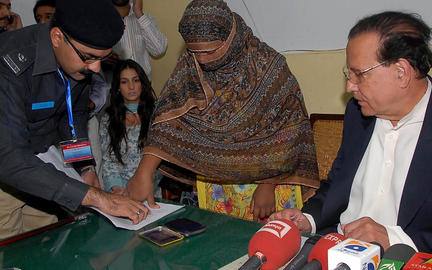 Asia Bibi 2010. aastal apellatsiooni esitamas