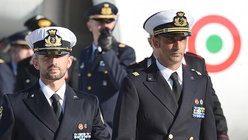 Itaalia mereväelased Salvatore Girone (vasakul) ja Massimiliano Latorre 22. detsembril 2012 Itaalias