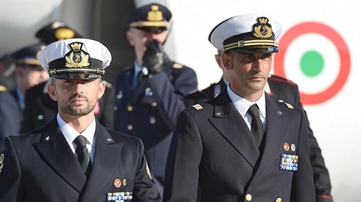 Salvatore Girone (vasakul) ja Massimiliano Latorre 22. detsembril 2012 Itaalias