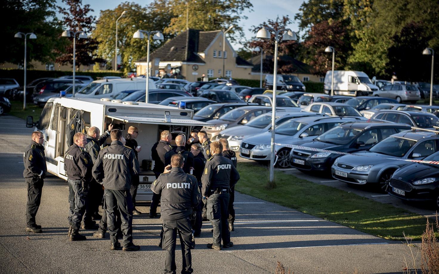 Politseinikud 29. septembril Sandholmi varjupaigataotlejate vastuvõtukeskuse juures