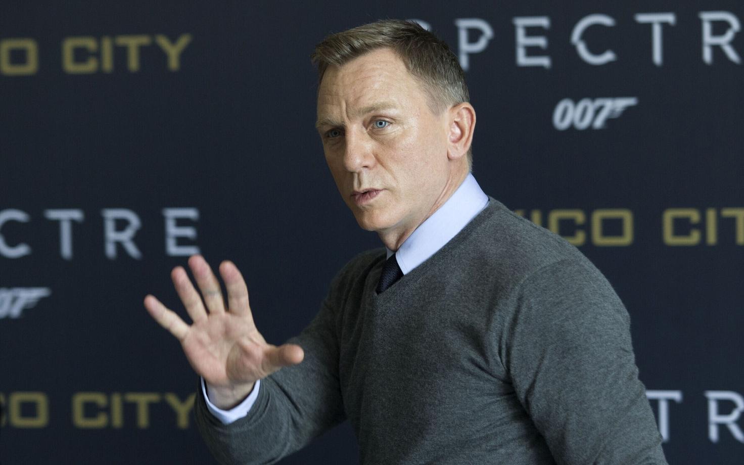 Daniel Craig