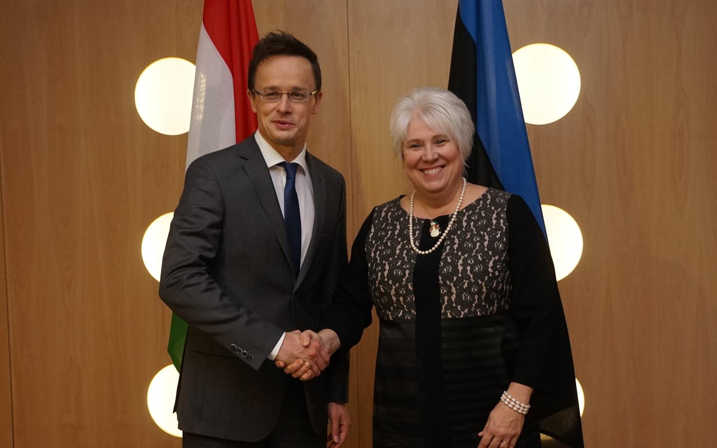 Peter Szijjarto ja Marina Kaljurand.