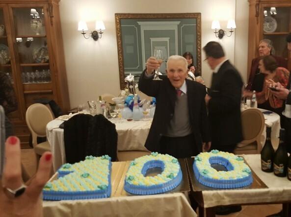 Maffiaboss Procopio di Maggio 100. sünnipäeva tähistamas