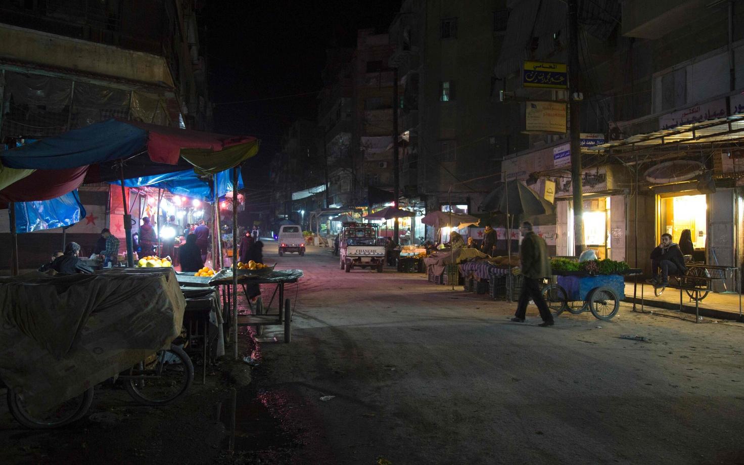 Aleppo mõni tund enne vaherahu kehtima hakkamist.