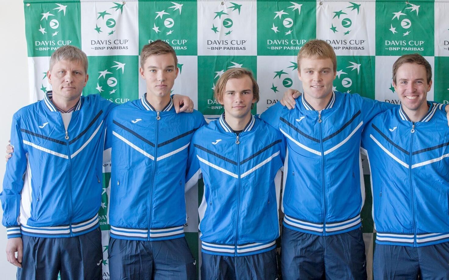 Davis Cupi koondis (vasakult): kapten Ekke Tiidemann, Kenneth Raisma, Mattias Siimar, Jürgen Zopp ja Vladimir Ivanov.