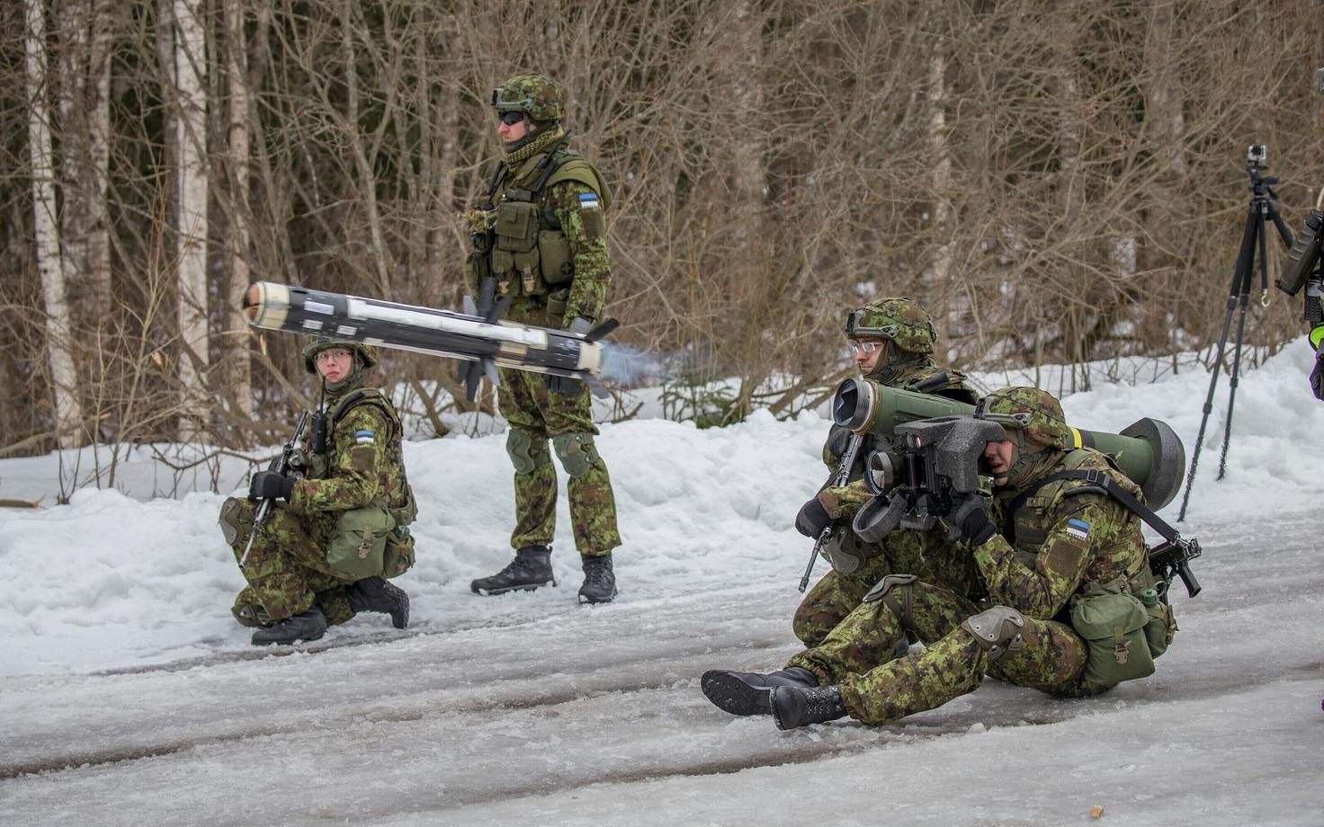 На полигоне Сиргала срочники впервые стреляли из противотанковой системы Javelin.