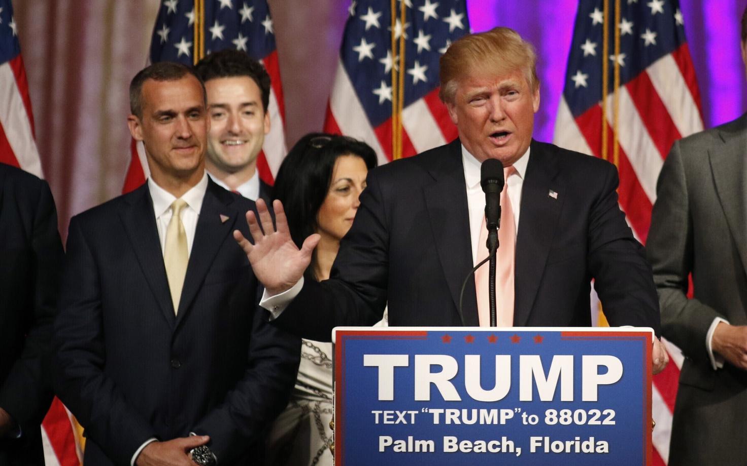 Corey Lewandowski (vasakul) ja Donald Trump.