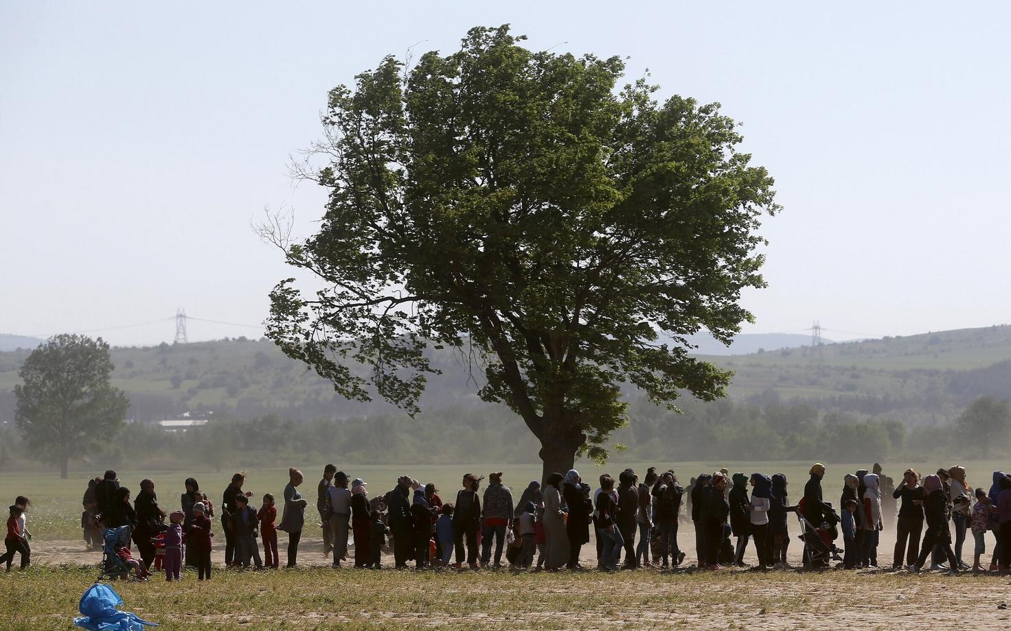 Migrandid ja pagulased Kreeka-Makedoonia piiri lähedal laagris.