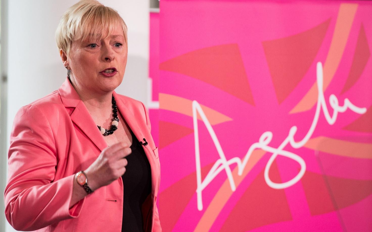 Angela Eagle oma kampaaniat alustamas.