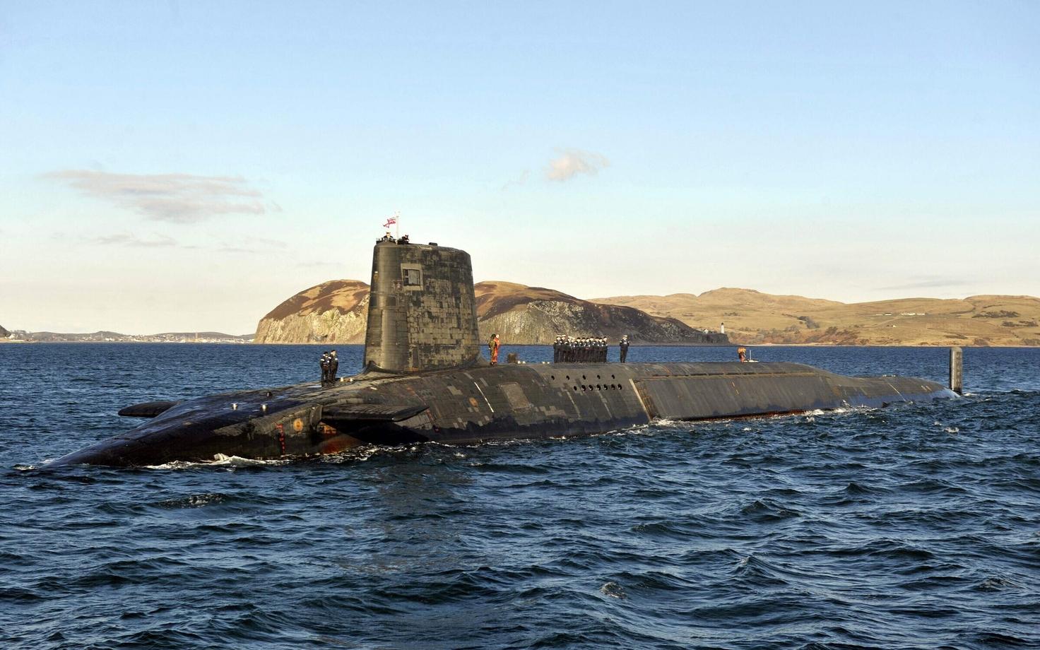 Tridenti ballistilist tuumaraketti kandev allveelaev HMS Victorious (S29).