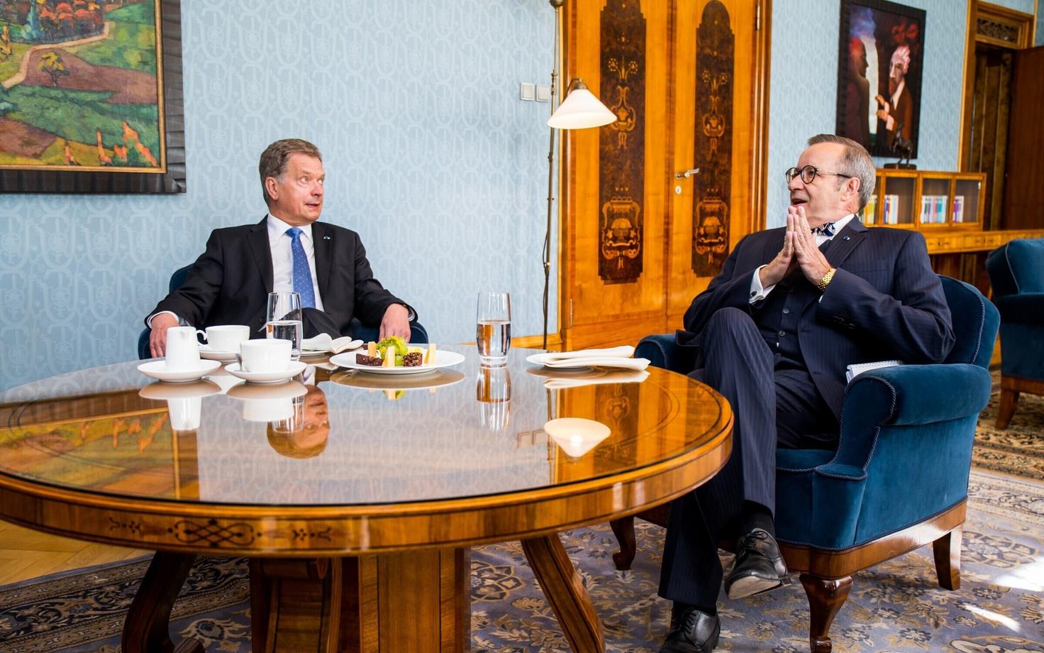 Sauli Niinistö ja Toomas Hendrik Ilves tänavu mais Kadriorus.