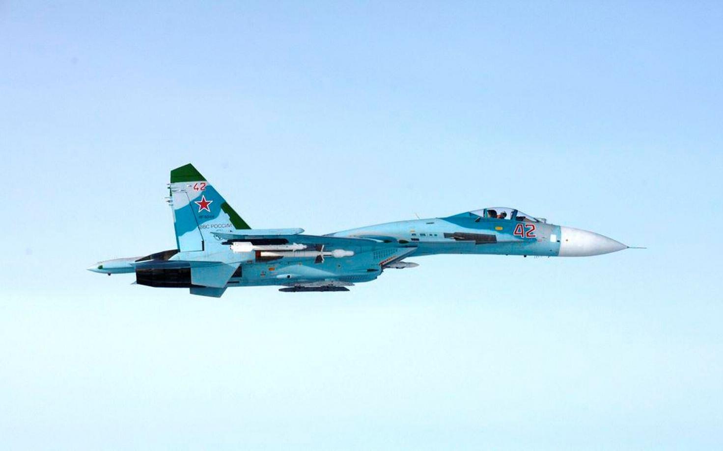 Soome õhuväe poolt tehtud foto Porvoo lähistel õhupiiri rikkunud Vene sõjalennukist Su-27.