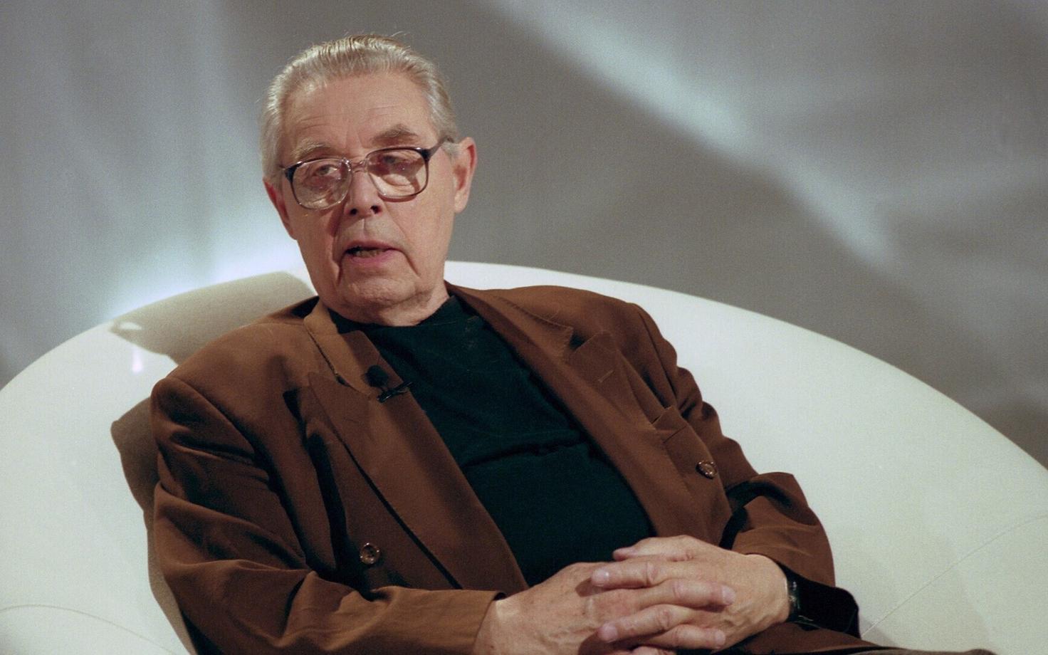 Вальтер Оякяэр (1923-2016).