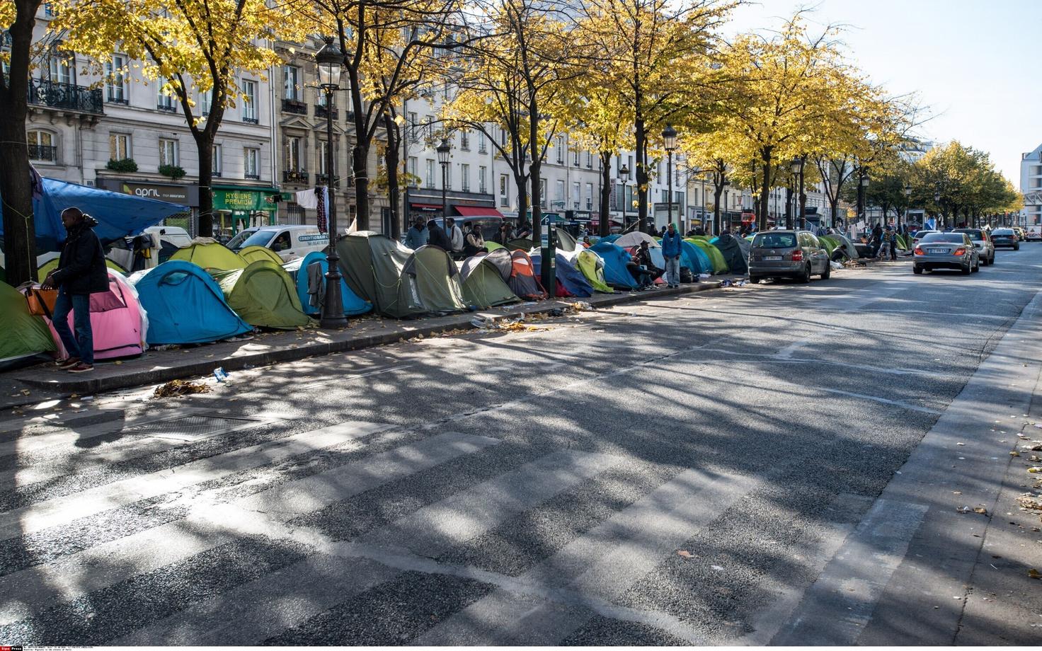 Migrantide telgid Pariisis.