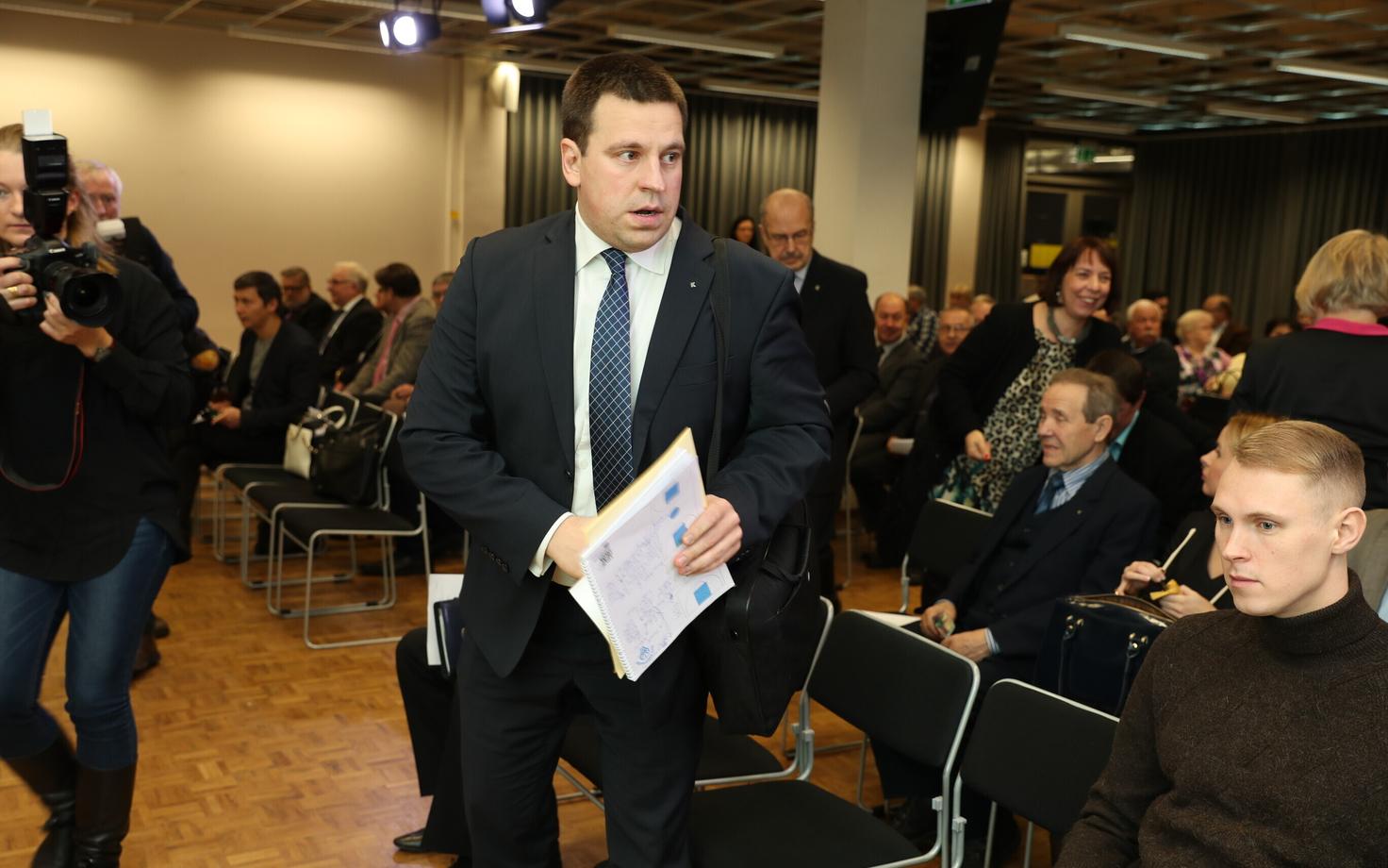 Keskerakonna volikogul osalejad laupäeval Mectorys.