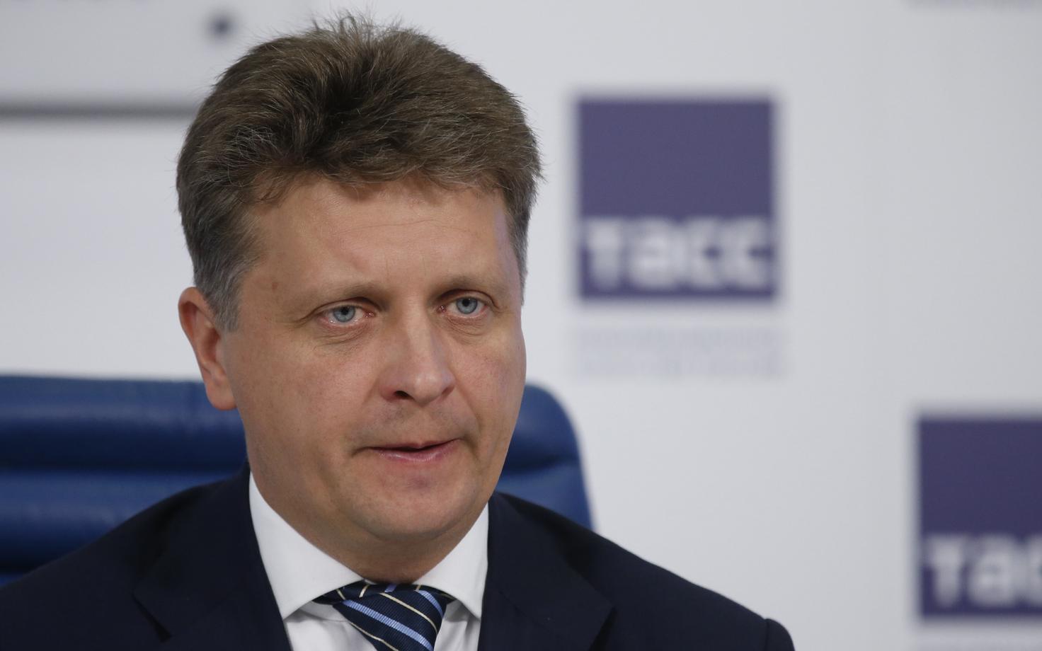 Vene transpordiminister Maksim Sokolov pressikonverentsil.