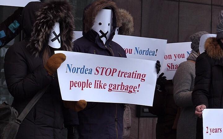 Nordea Eesti töötajad jaanuaris Stockholmis piketeerimas.
