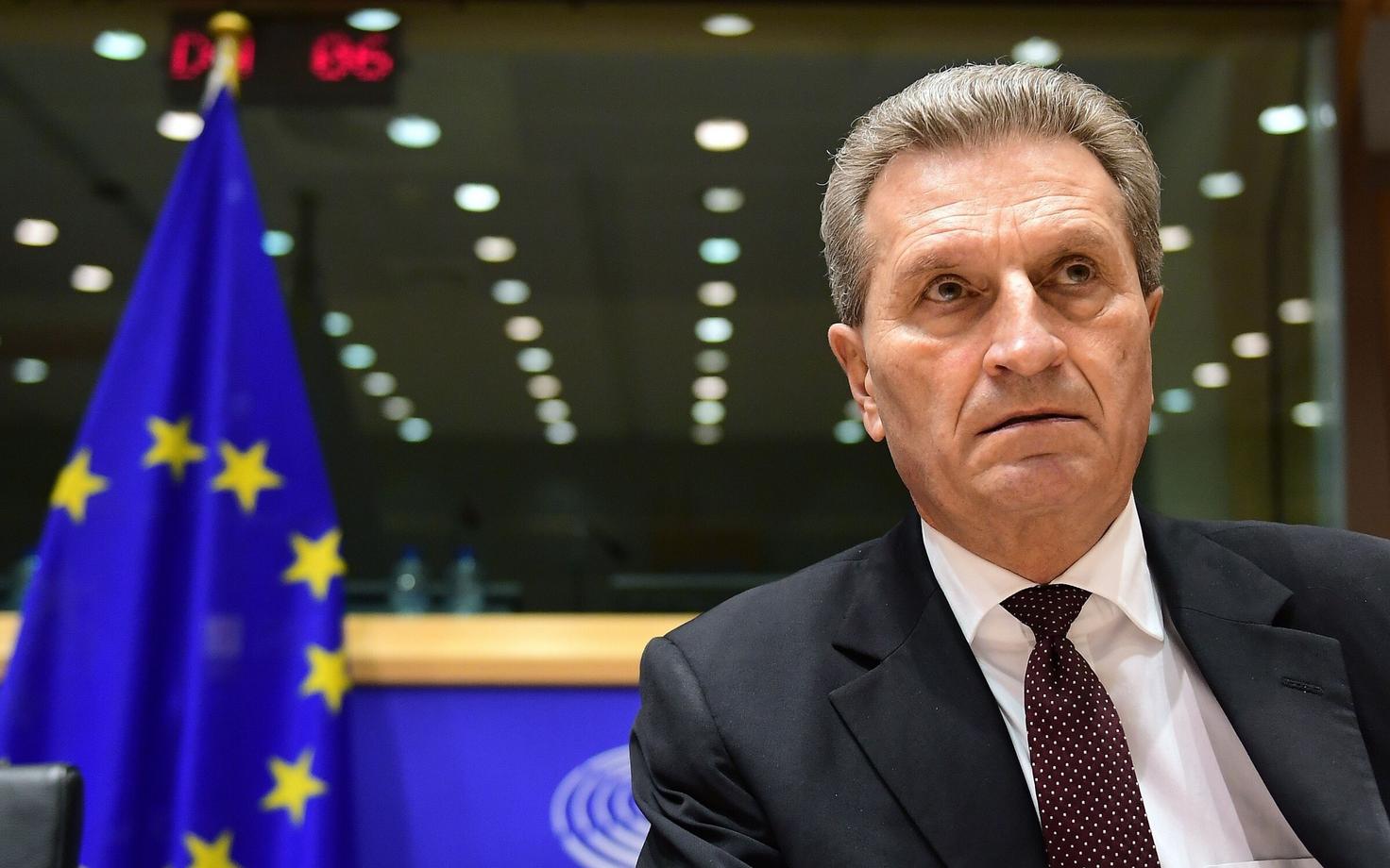 Günther Oettinger 9. jaanuaril europarlamendis küsimustele vastamas.