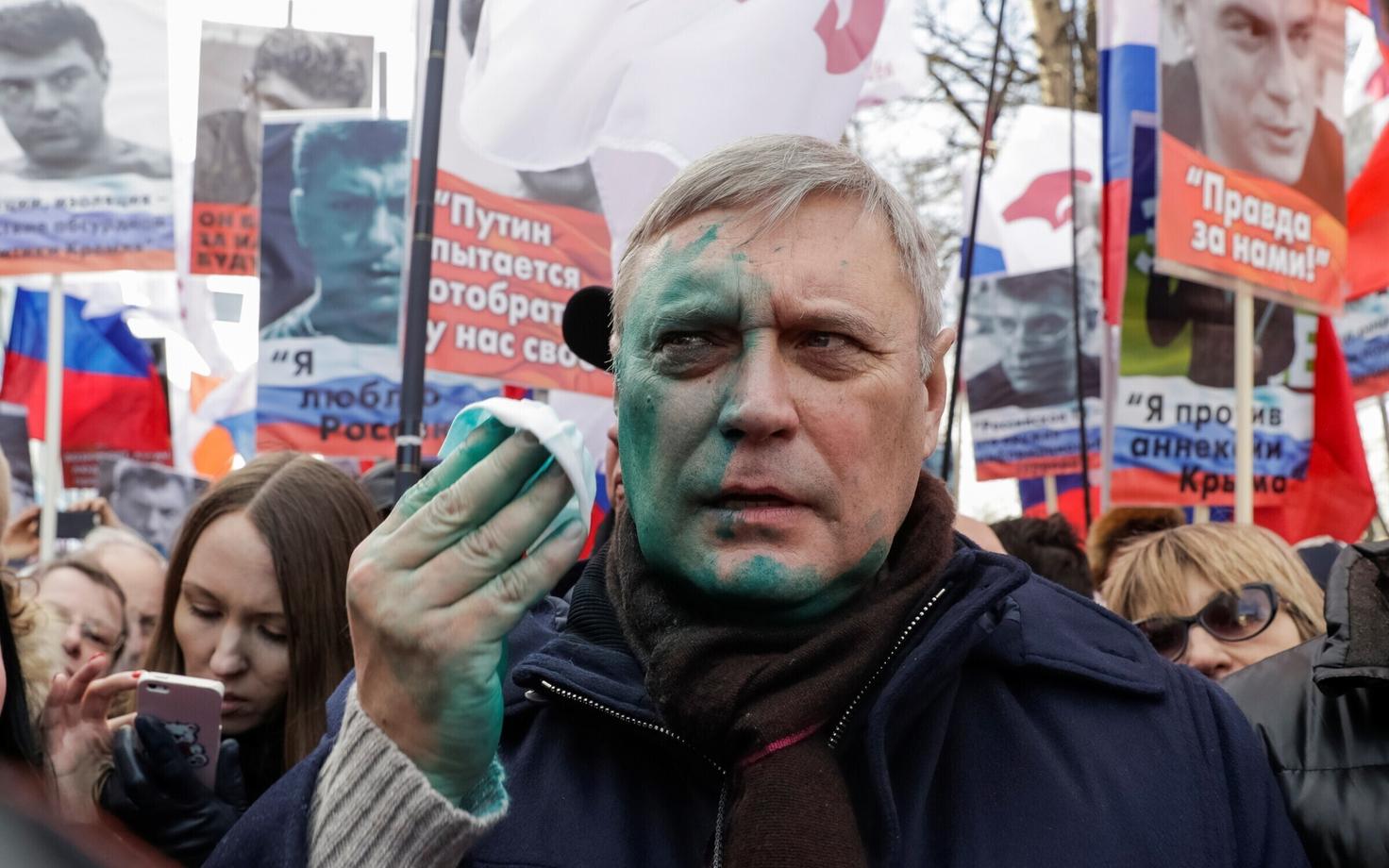 Михаила Касьянов облили зеленкой.