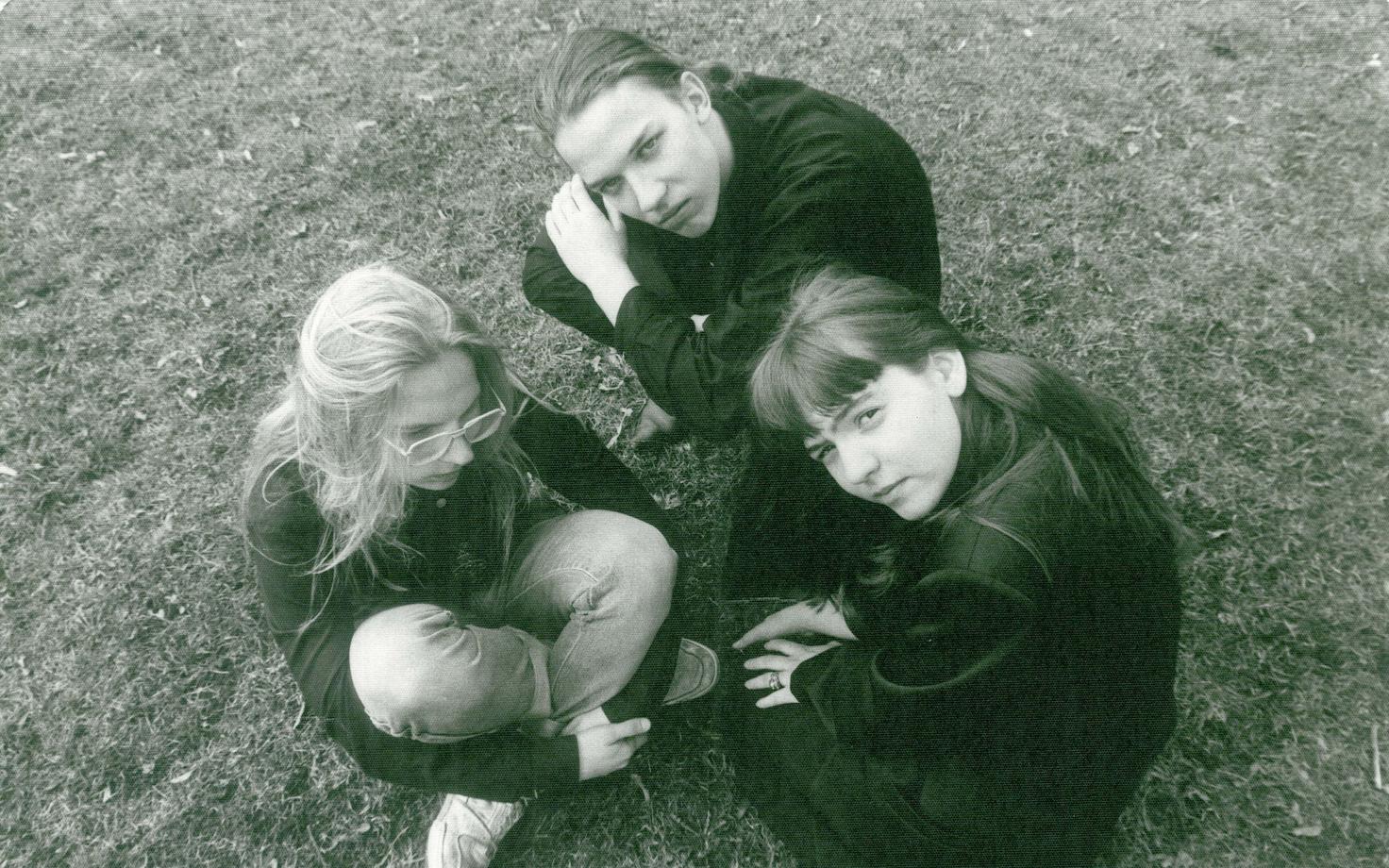 Bizarre kevadel aastal 1993: Tristan Priimägi, Anti Aaver ja Inga Jagomäe.