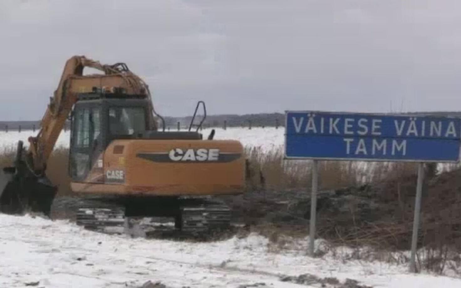 Õhukaabel Väikese väina tammi juures ohustab linde.