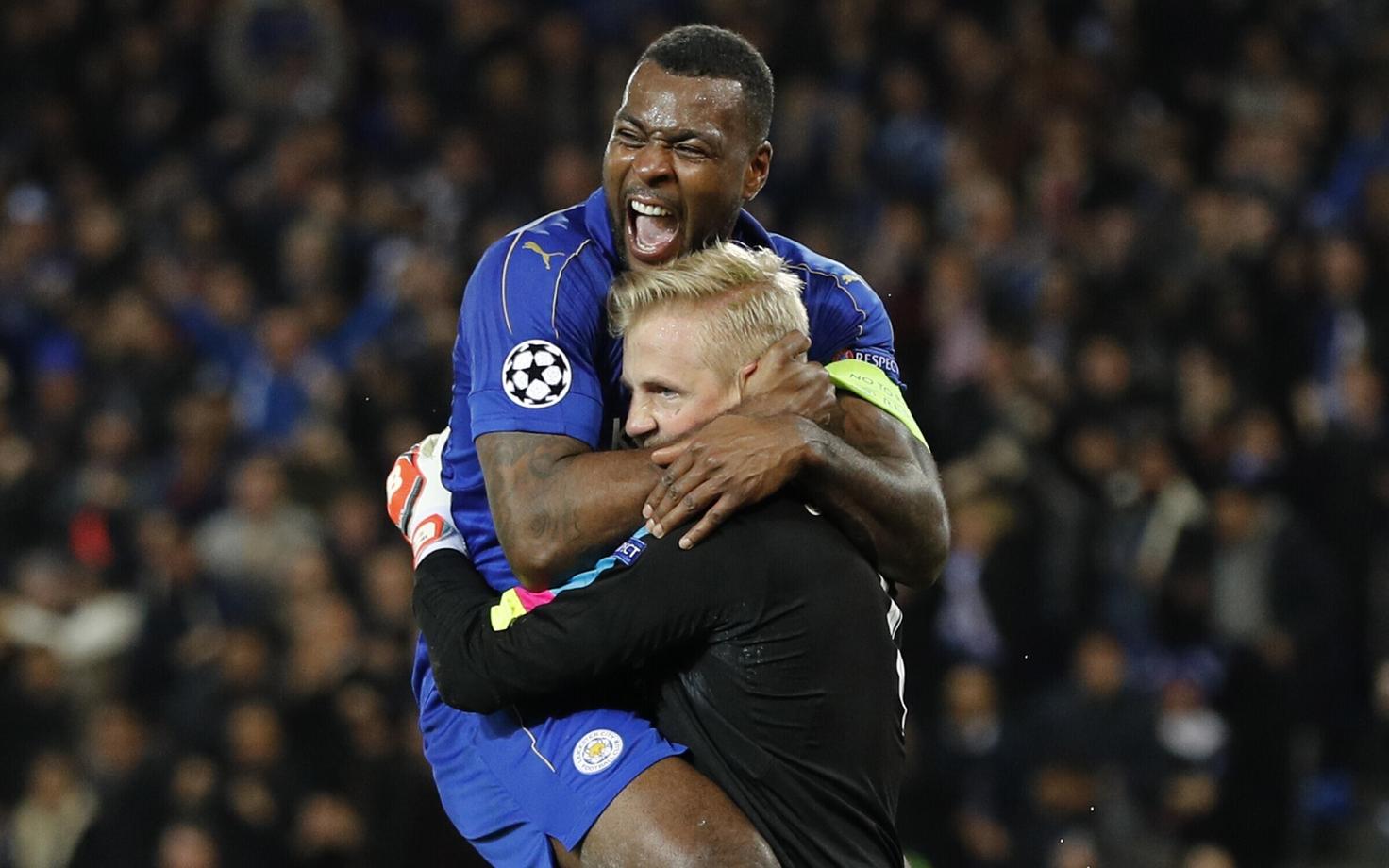 Wes Morgan (vasakul) ja Kasper Schmeichel