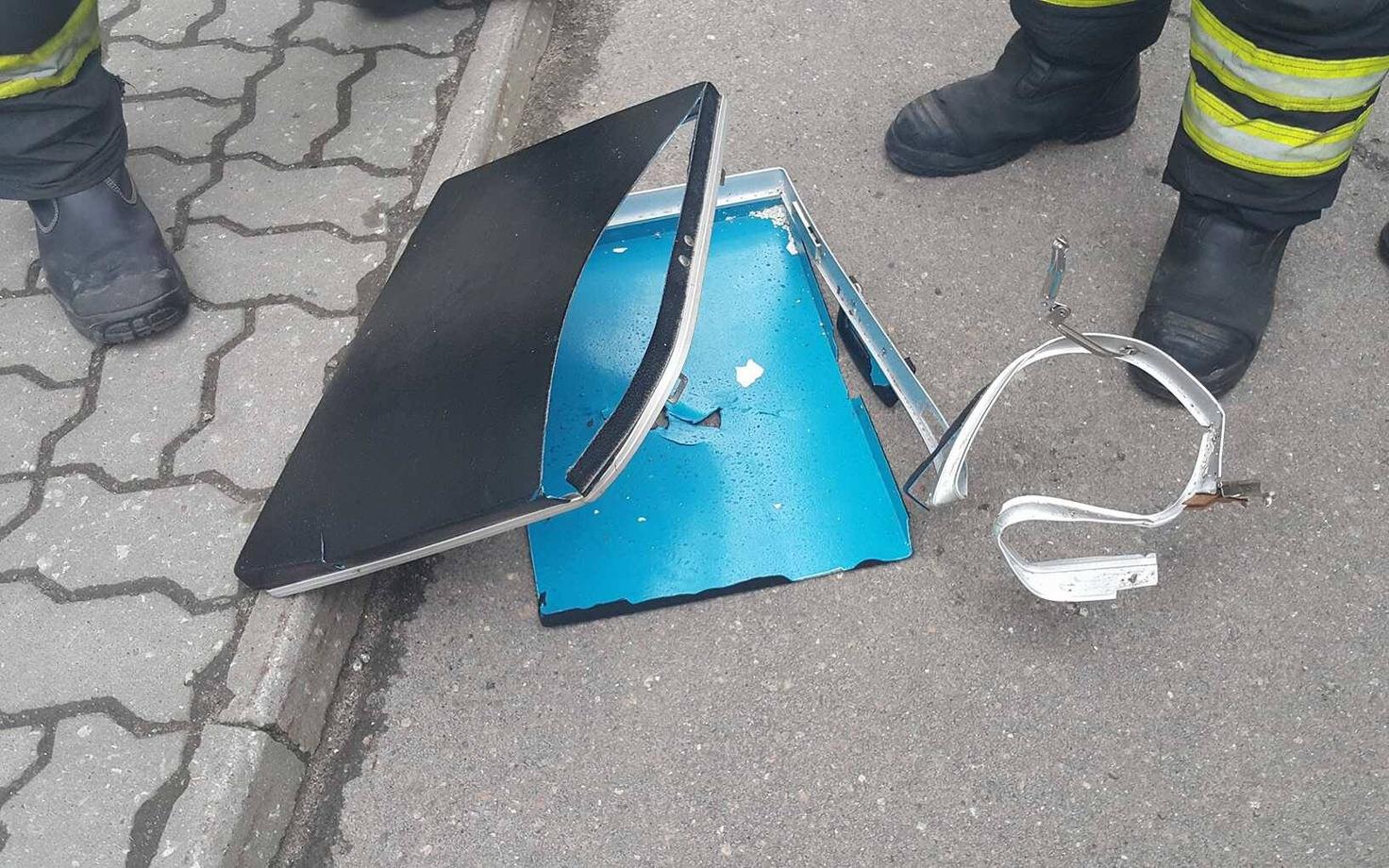 Полиция оцепила Петровскую площадь в Нарве.