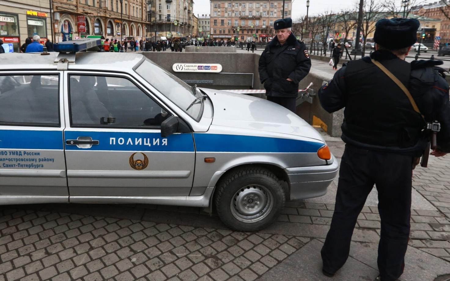 Полиция в Санкт-Петербурге.