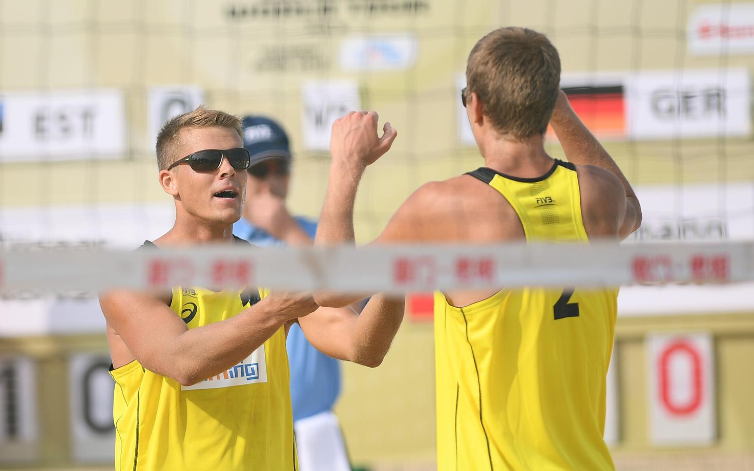 Kusti Nõlvak - Mart Tiisaar