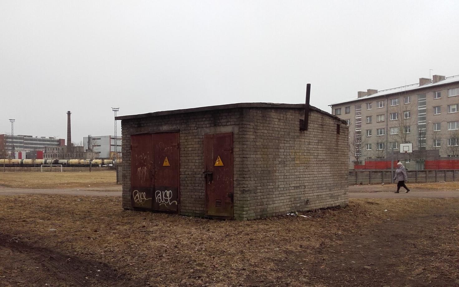 Это здание в нарве можно будет разрисовать.