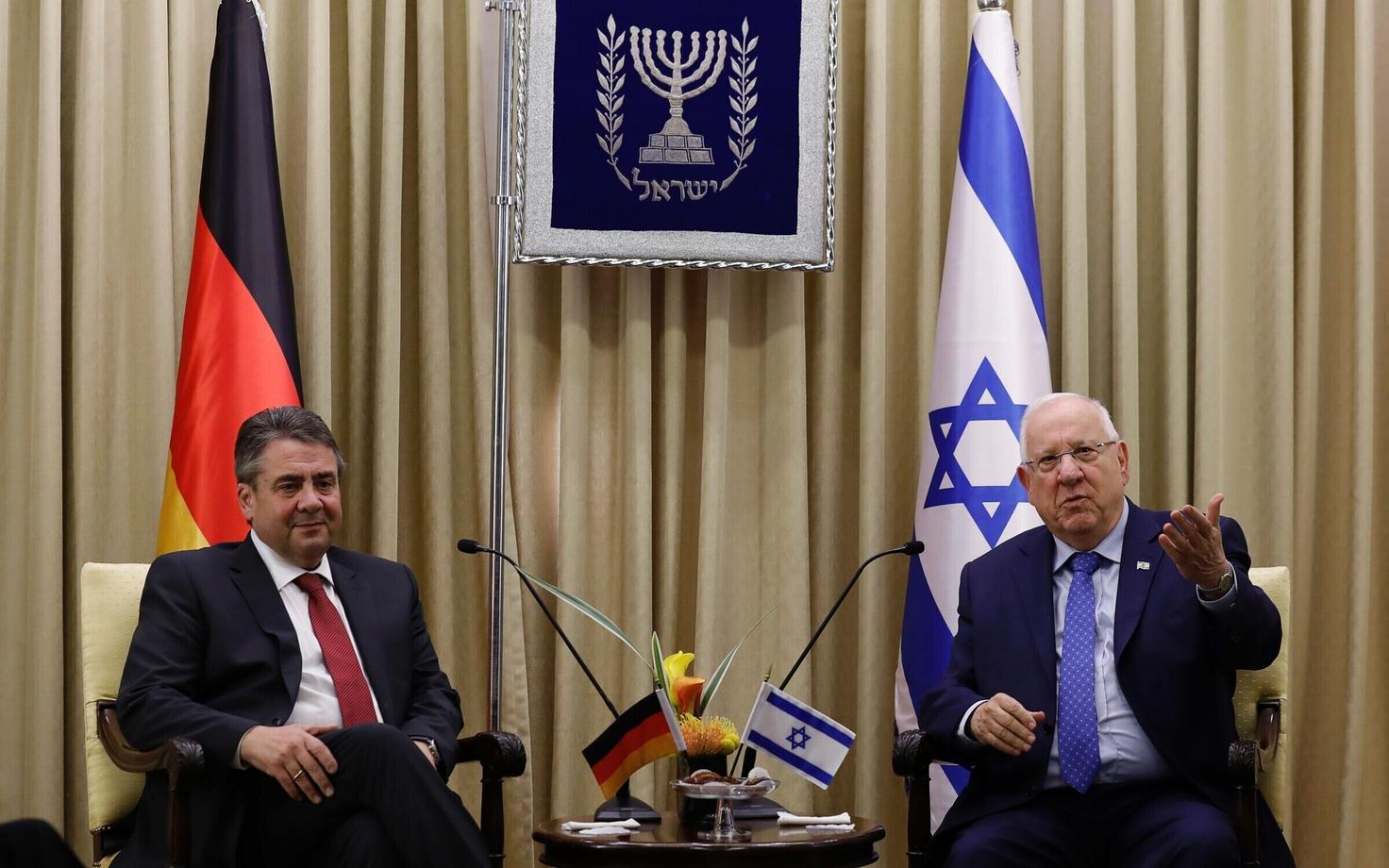 Saksa välisminister Sigmar Gabriel kohtumisel Iisraeli presidendi Reuven Rivliniga.
