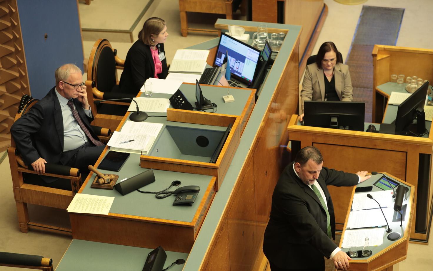 Riigikogu maratonistung.