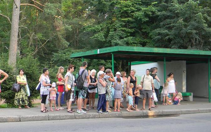 Автобусная остановка в Нарва-Йыэсуу.