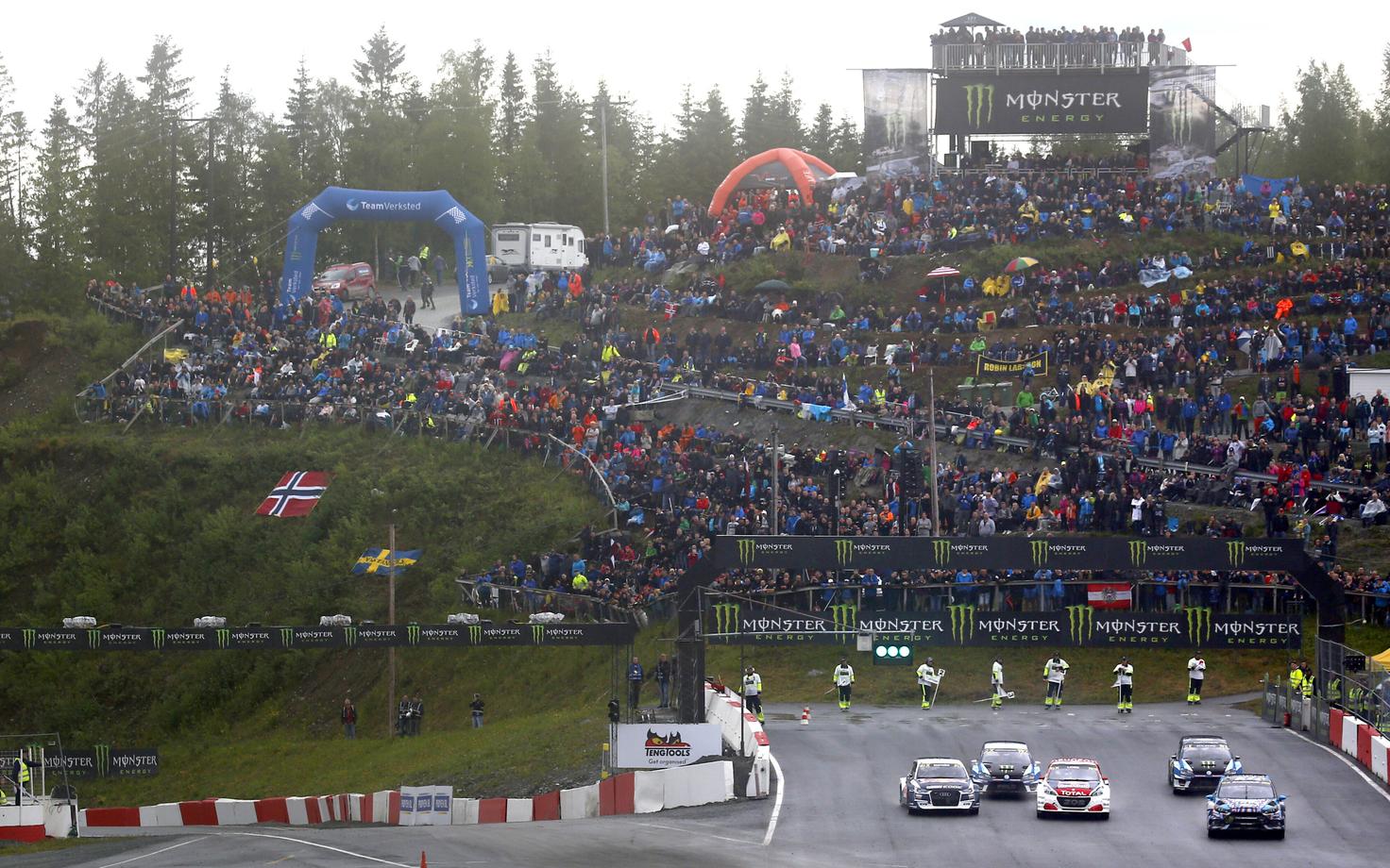 Andreas Bakkerud ja Petter Solberg (parempoolsed) kvalifikatsioonisõidus.