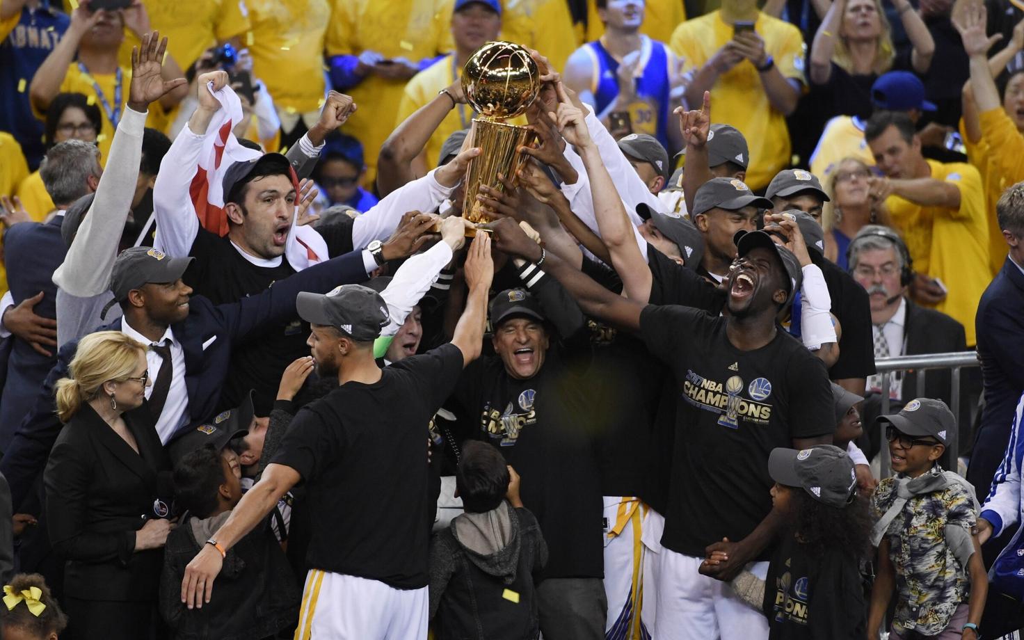 Golden State Warriors Larry O'Brieni trofeega