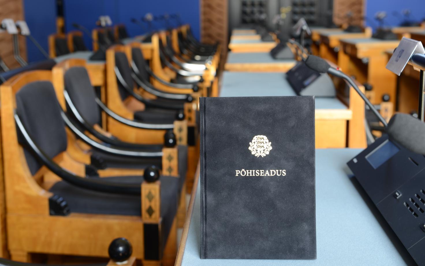 Põhiseadus.