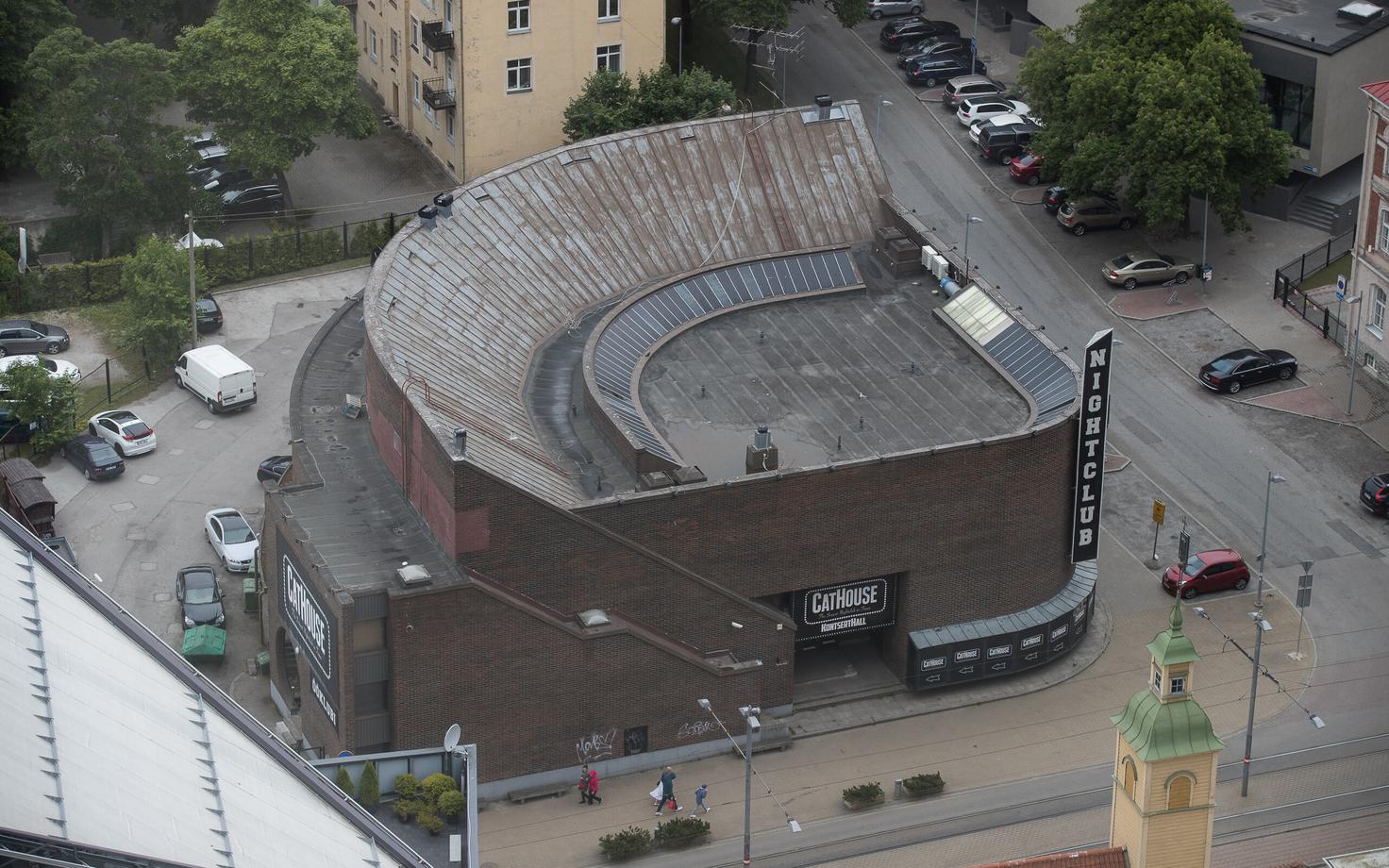 Kunagine valuutapood Tallinna kesklinnas Tartu maanteel, mis vääriks arhitektuuriajaloolaste hinnangul kaitse alla võtmist