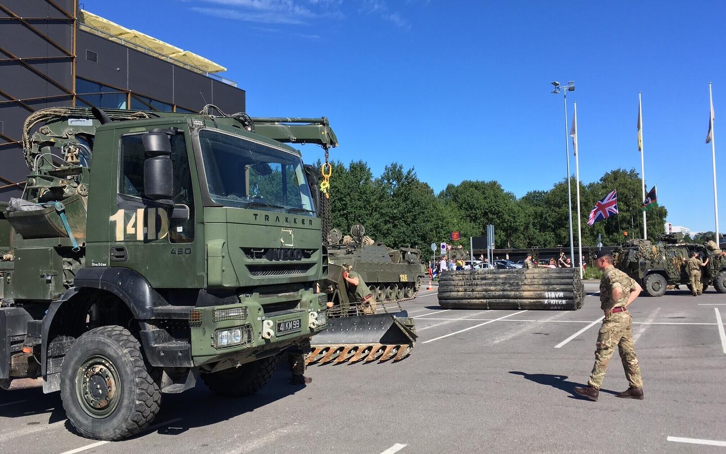 Военная техника в Мустамяэ.