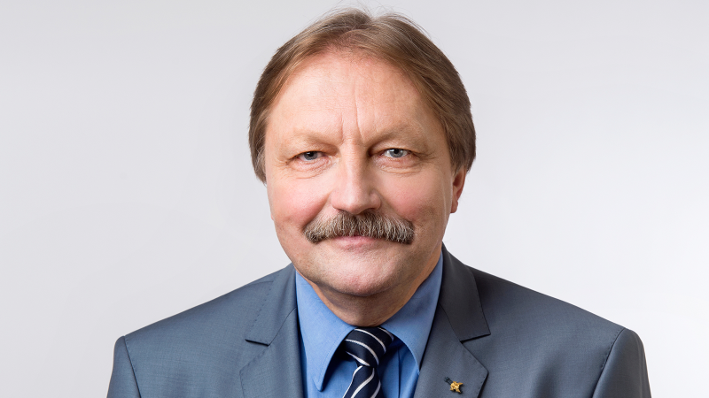 Хельмут Халлемаа.