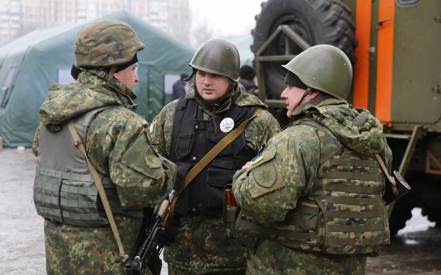 Украинские военные в Авдеевке.