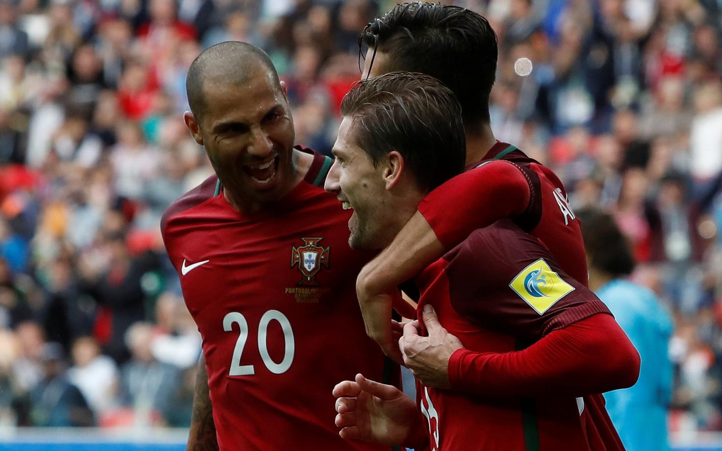 Adrien Silva (esiplaanil) koos meeskonnakaaslastega
