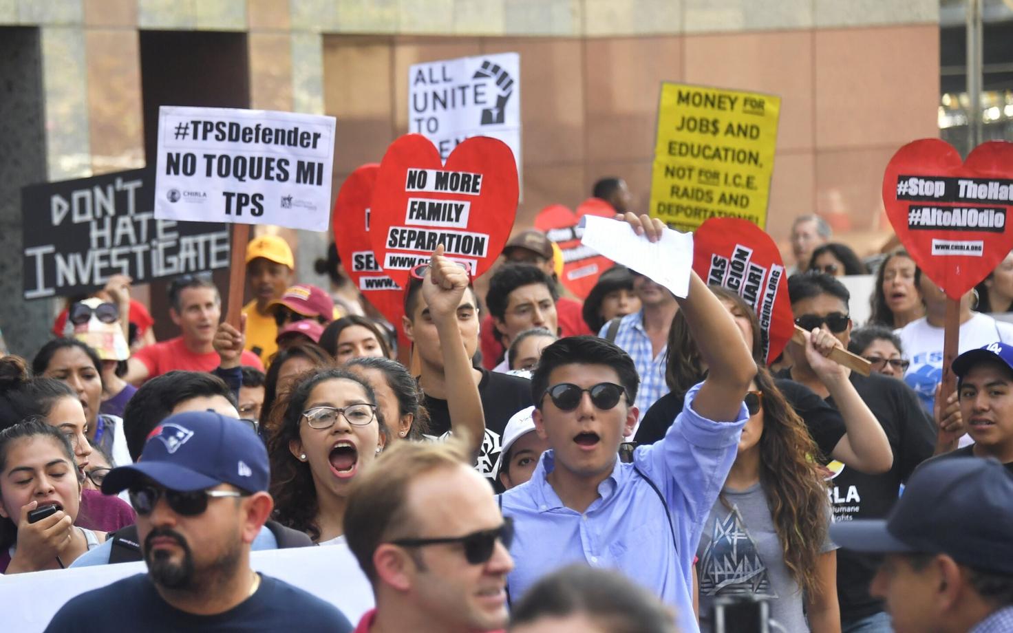 DACA toetajad Los Angeleses meelt avaldamas.