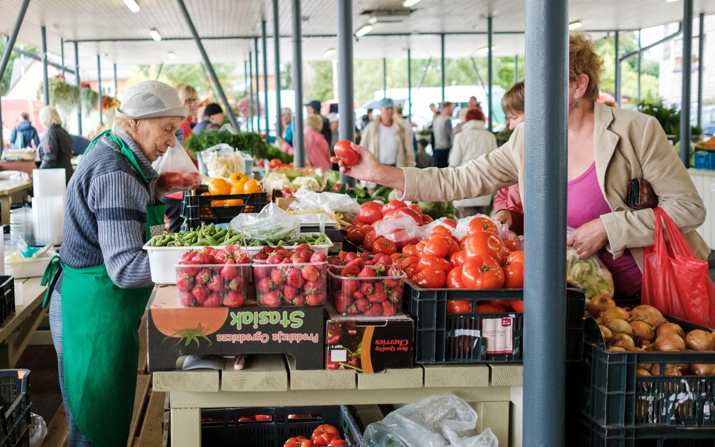 Kauplemine Pärnu turul