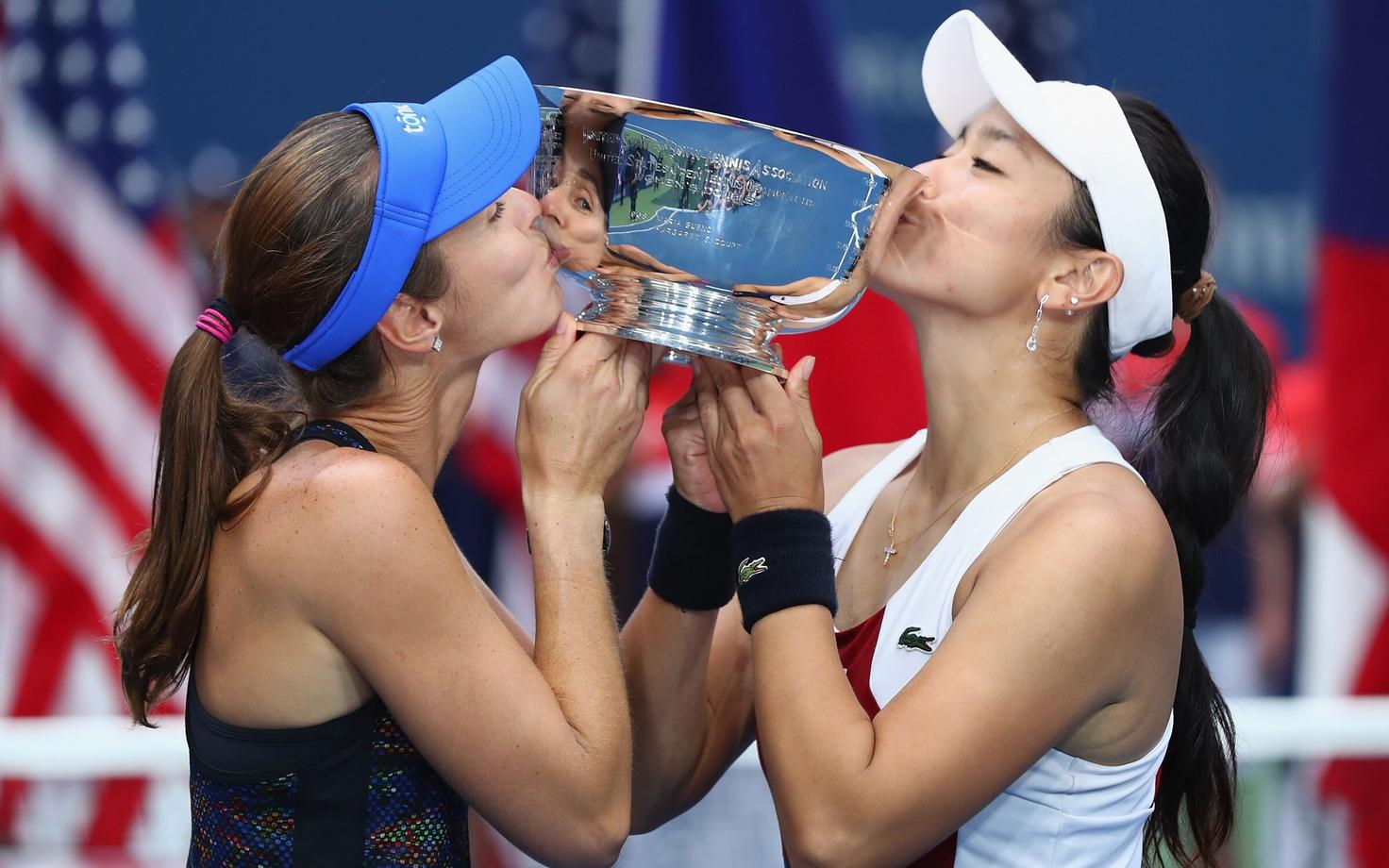 Martina Hingis ja Chan Yung-Yan