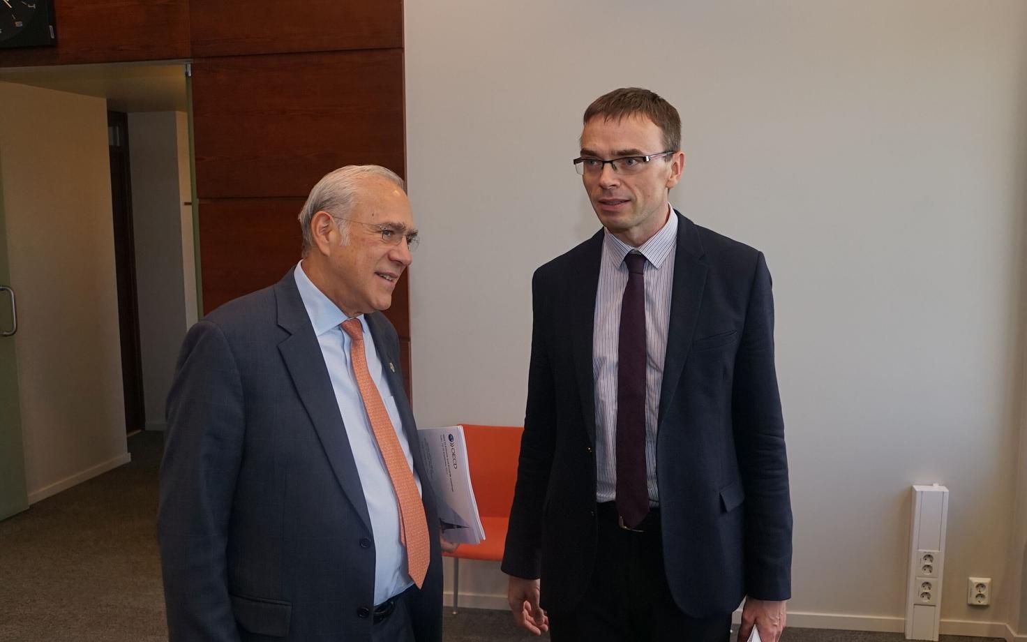 Välisminister Sven Mikser ja OECD peasekretär Angel Gurria.