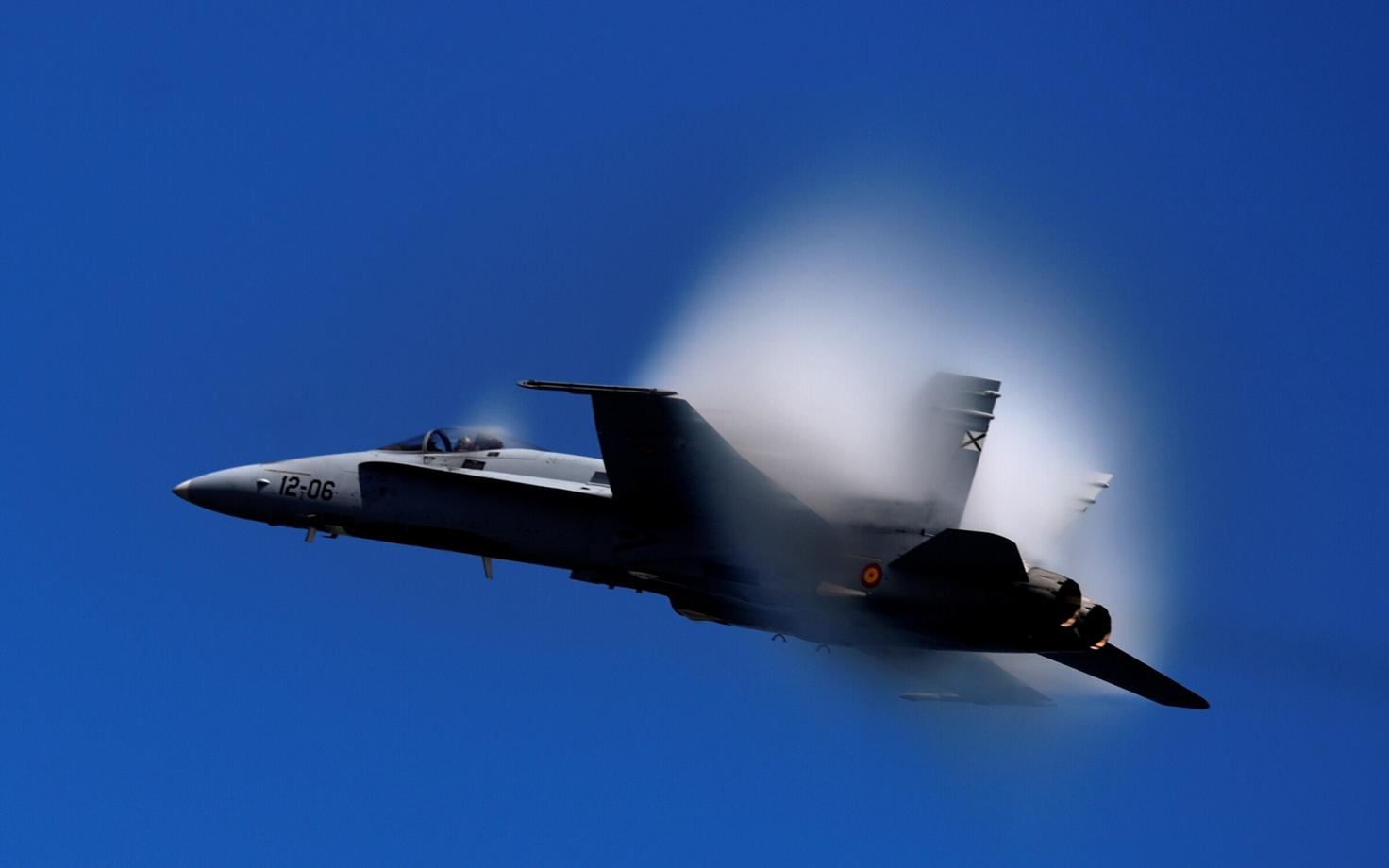 Hispaania õhuväe hävituslennuk F-18, arhiivifoto.