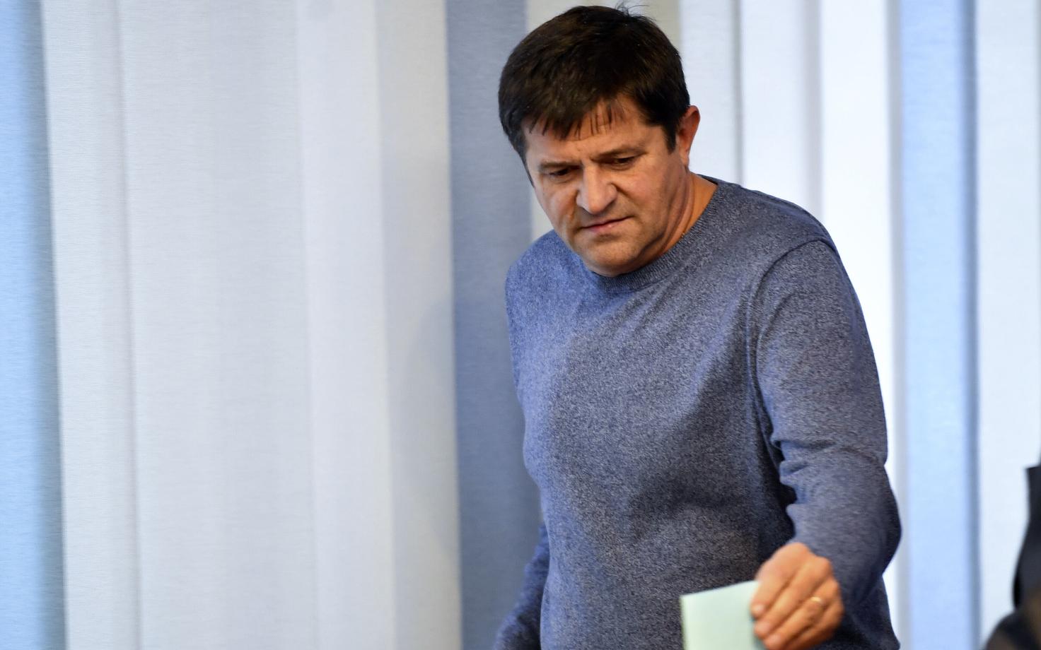 Федор Овсянников остался без автомобиля.