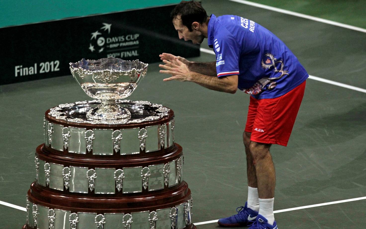 Radek Stepanek Davise karikaga pärast Tšehhile läbi aegade esimese võidu toomist.