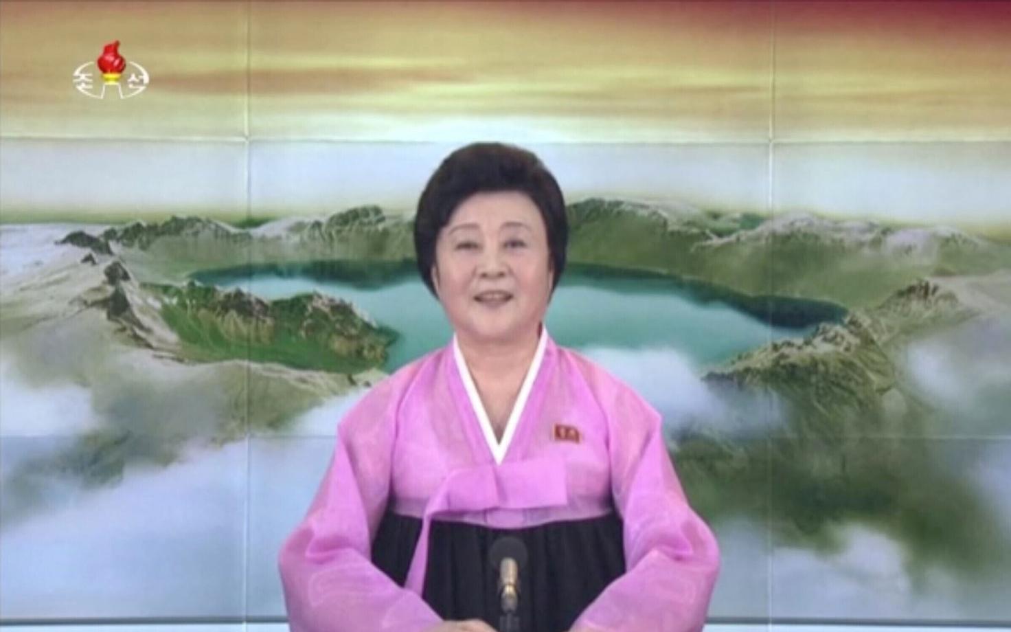 Põhja-Korea uudisteankur 29. novembril edukast raketikatsetusest teatamas.