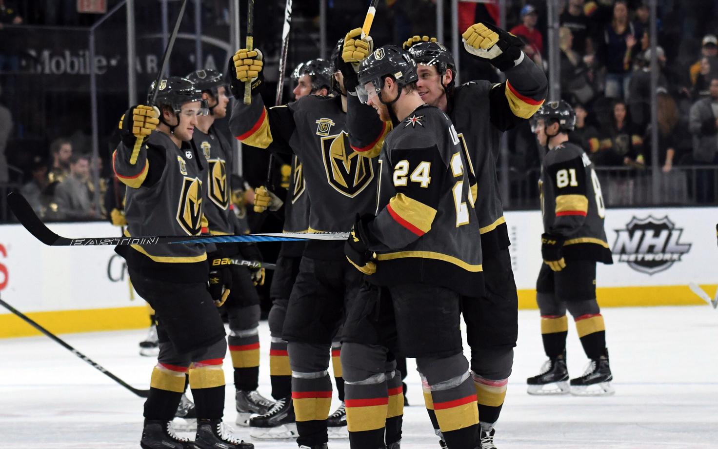 Vegas Golden Knightsi mängijad võitu tähistamas.